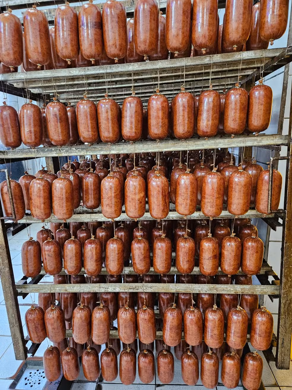 Cracóvia: conheça origem e como é feito embutido de carne nobre de porco que faz sucesso no interior do Paraná