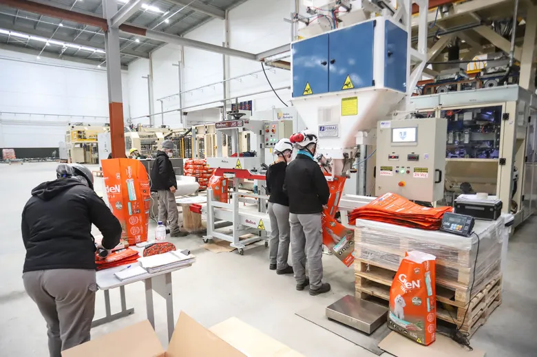 Estado vira polo industrial de ração pet
